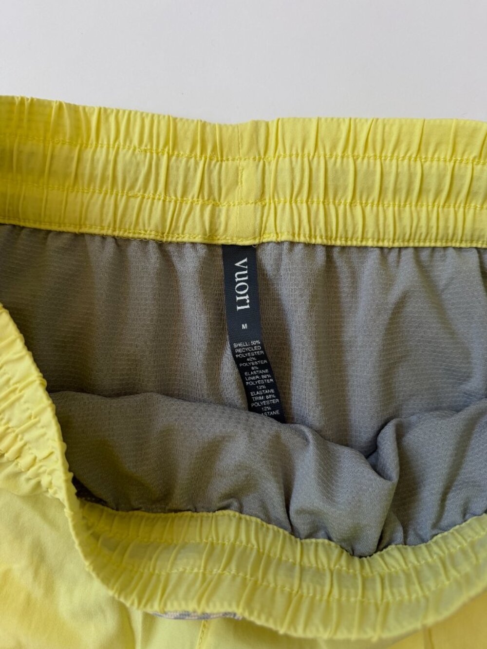 NWT Vuori Clementine 4" Short, Yellow size Medium - Picture 3 of 4